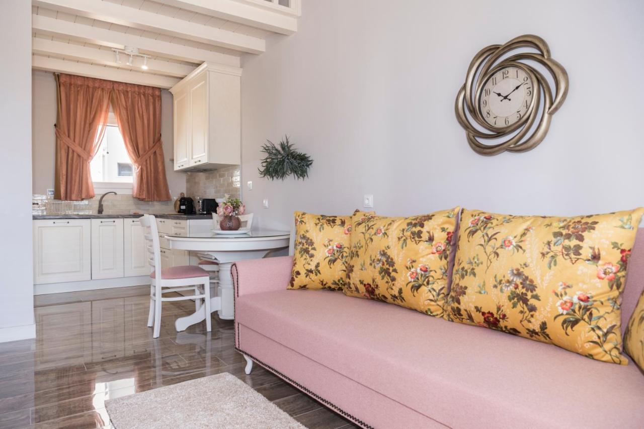 Nafsika Suites (Adults Only) Nea Moudania Buitenkant foto