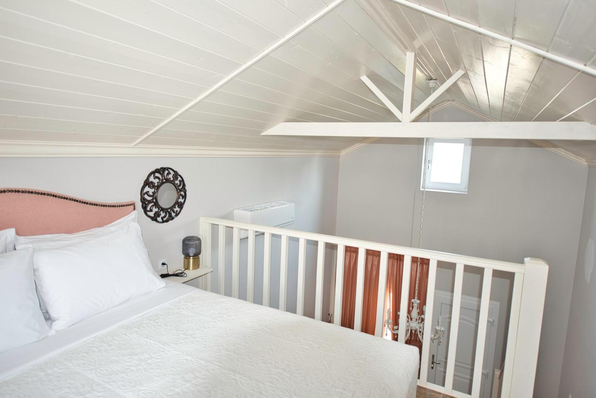 Nafsika Suites (Adults Only) Nea Moudania Buitenkant foto
