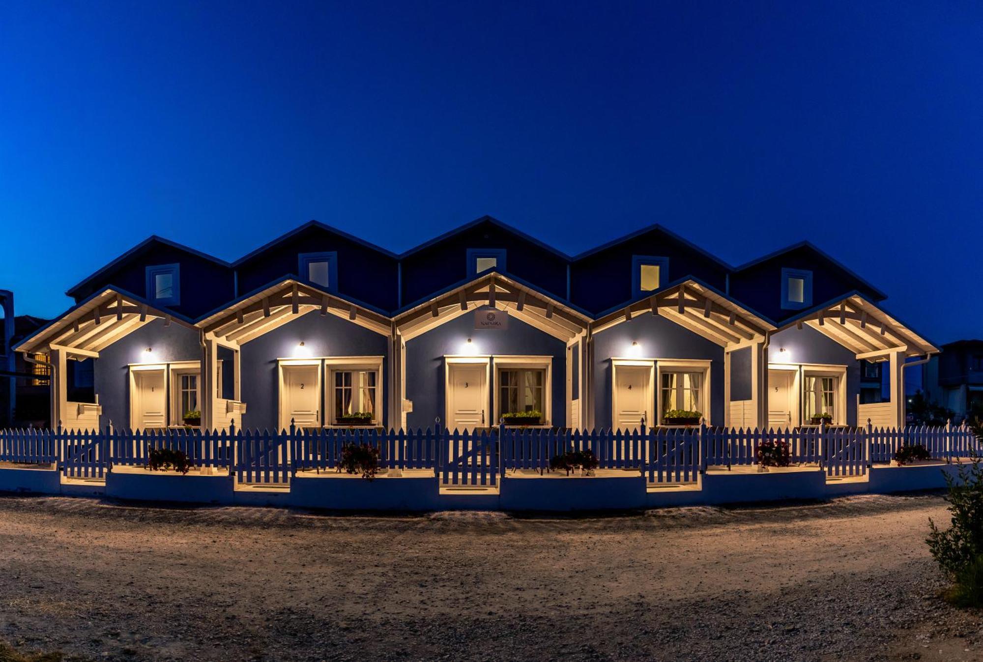 Nafsika Suites (Adults Only) Nea Moudania Buitenkant foto